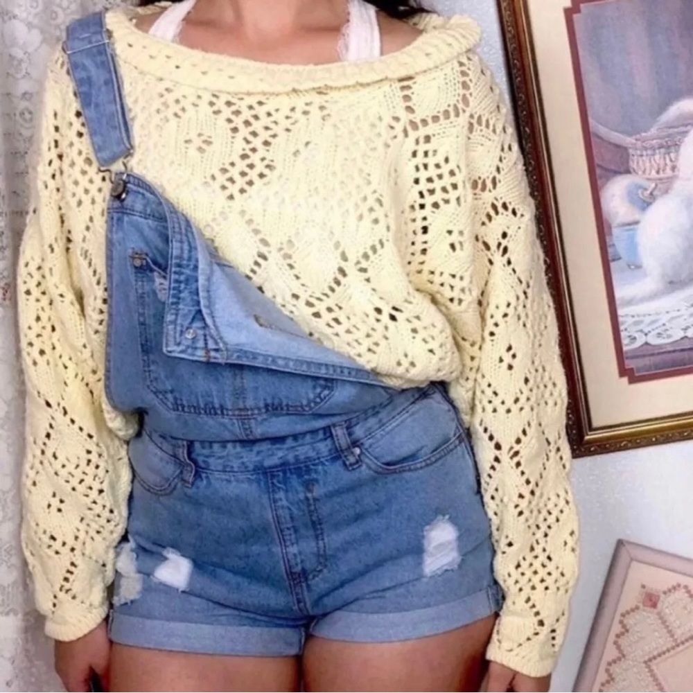 Vintage Sweater Cream Open Knit Floppy Collar Sweater Scalloped Hems Made in USA